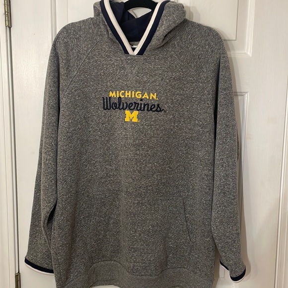 XL Champion Michigan Wolverines Hooded Sweatshirt!! - Picture 1 of 4